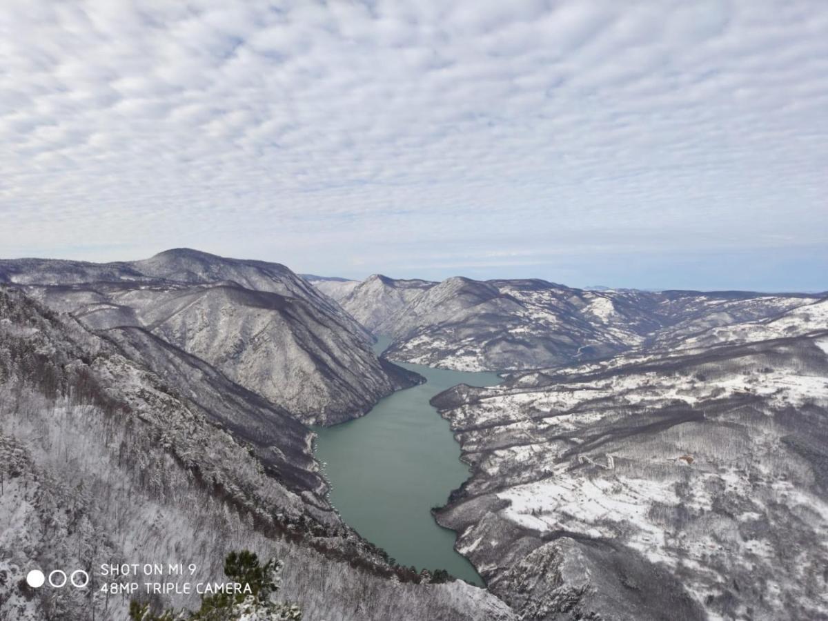 Tilia Cottage Banjska Stena Mitrovac Eksteriør bilde